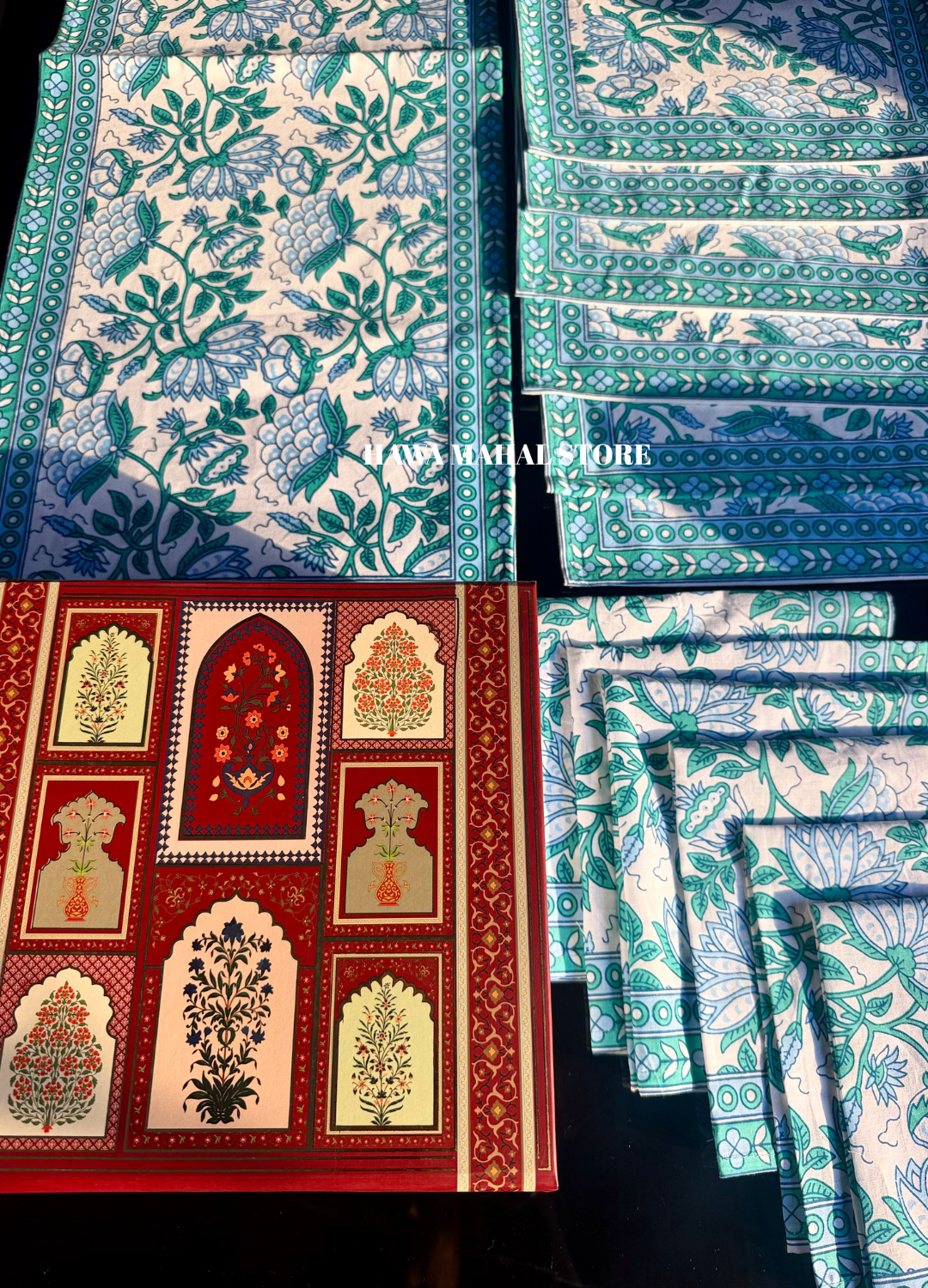 GIFT BOX - TABLE LINEN (14 PC SET)