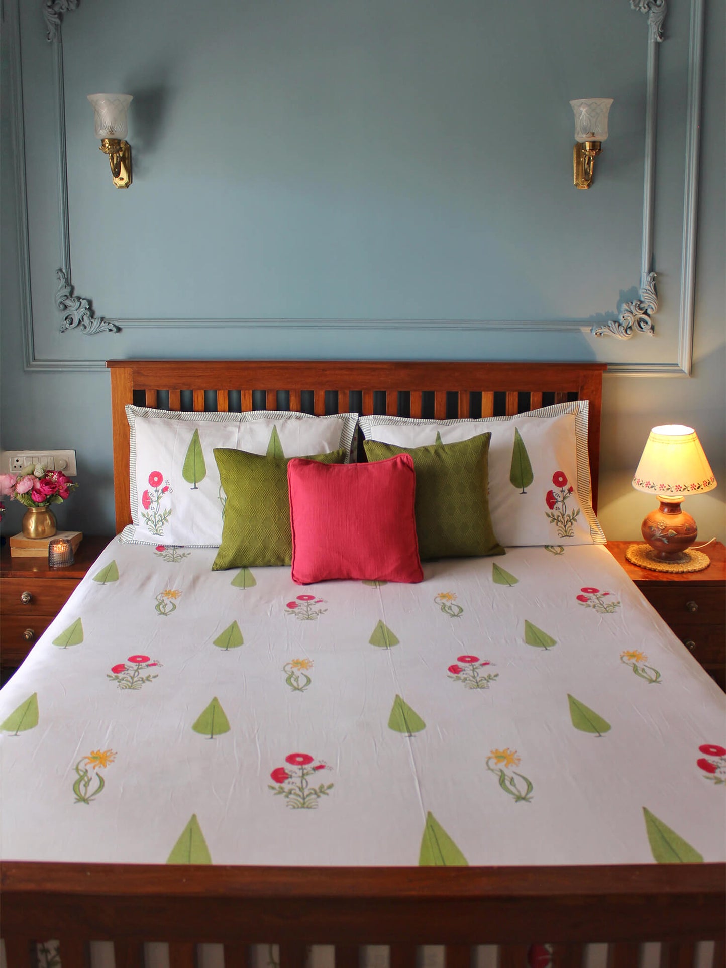 Sultan Bagh Collection - Hand Block Printed King Bedsheet with Reversible Pillow Covers (90 x 108 inches)