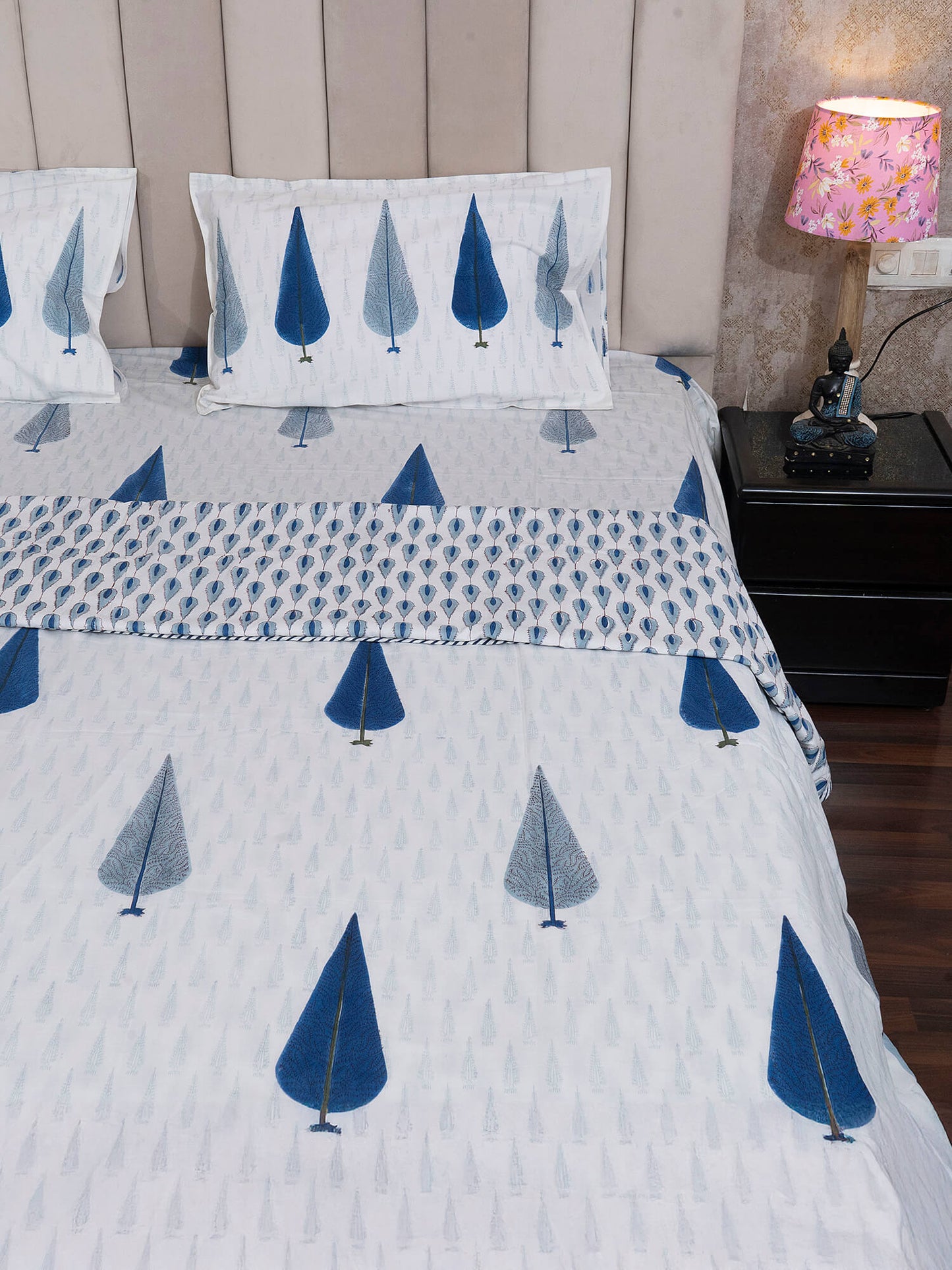 Neel Bagh Collection - Matching Dohar & Bedsheet Set