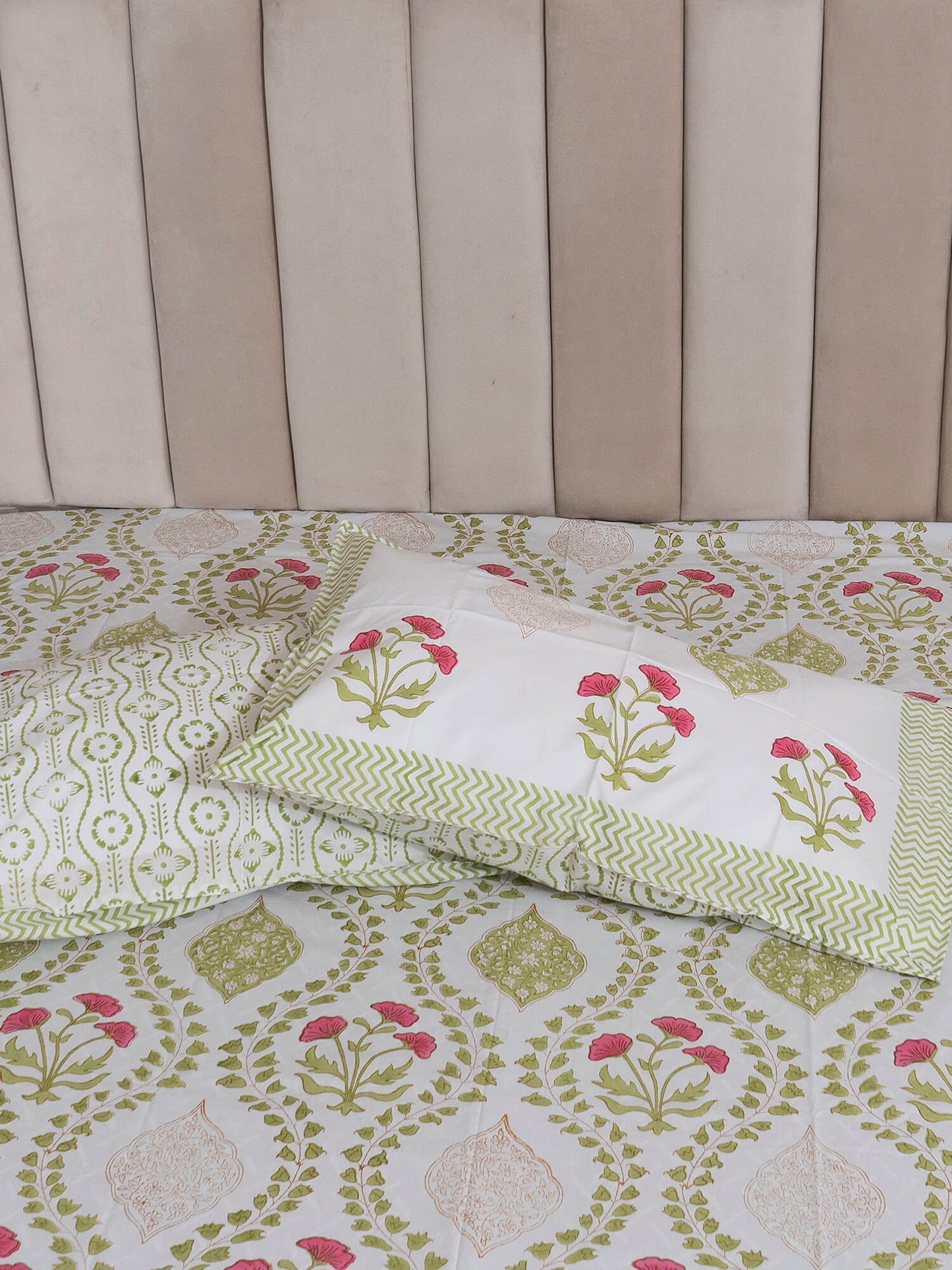 Sawai Bagh Collection - Hand Block Printed Super King Bedsheet with Reversible Pillow Covers (108 x 108 inches)