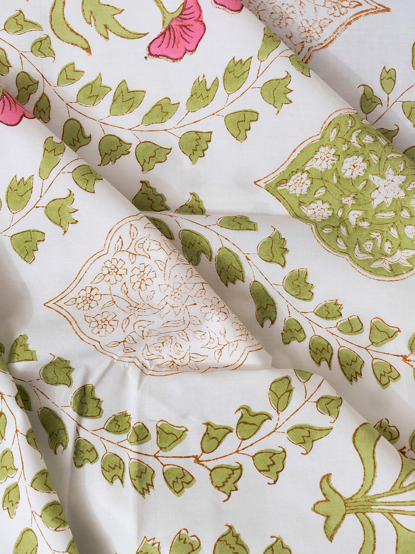 Sawai Bagh Collection - Hand Block Printed Super King Bedsheet with Reversible Pillow Covers (108 x 108 inches)