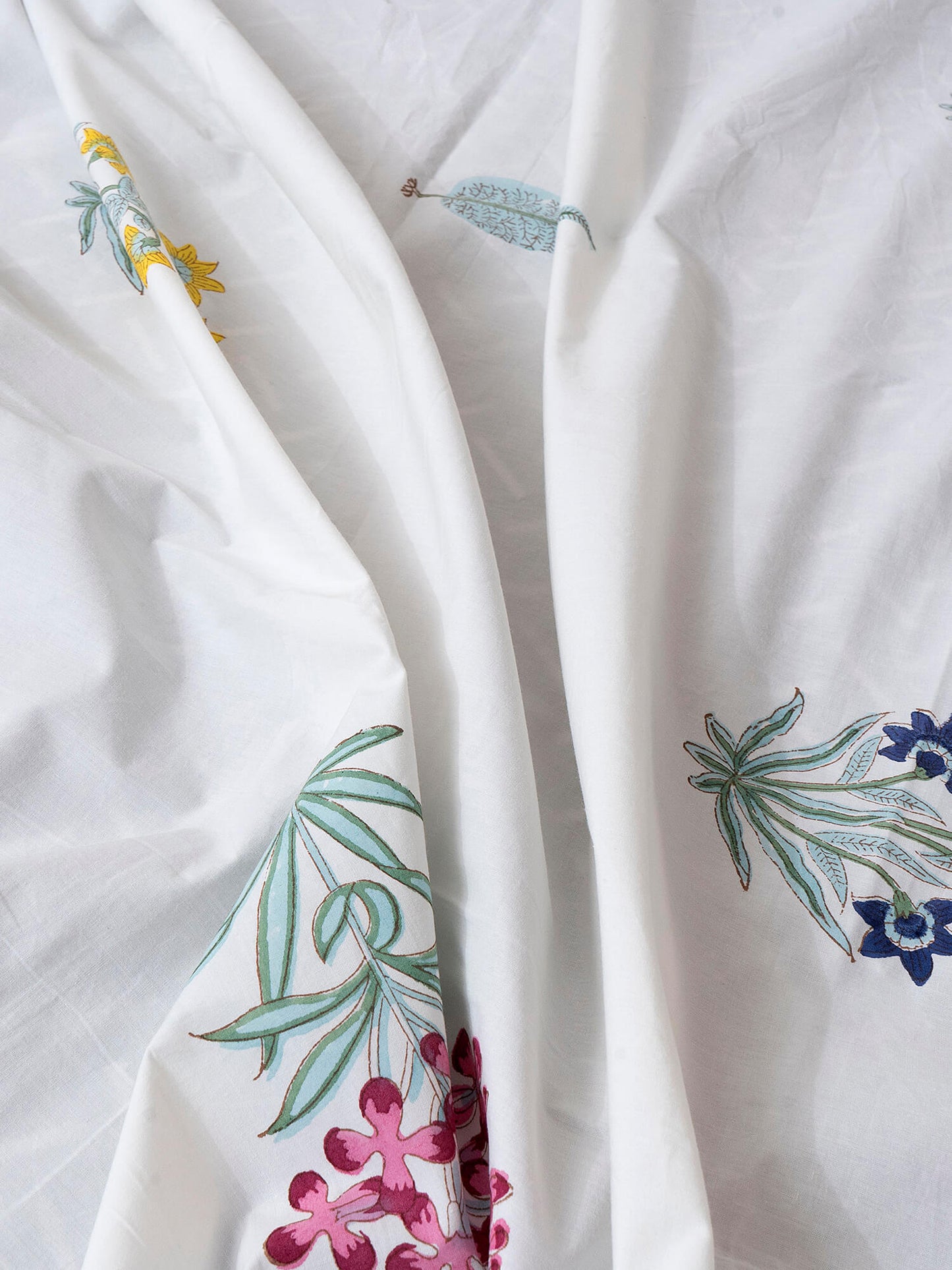 Panch Bagh Collection - Hand Block Printed Super King Bedsheet with Reversible Pillow Covers (108 x 108 inches)