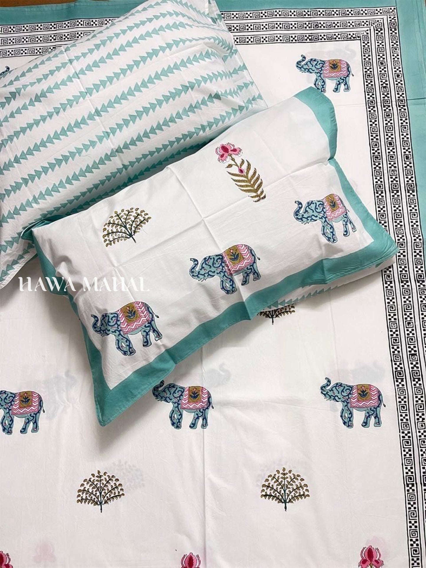 Hand Block Printed Super King Bedsheet with Reversible Pillow Covers (108 x 108 inches)