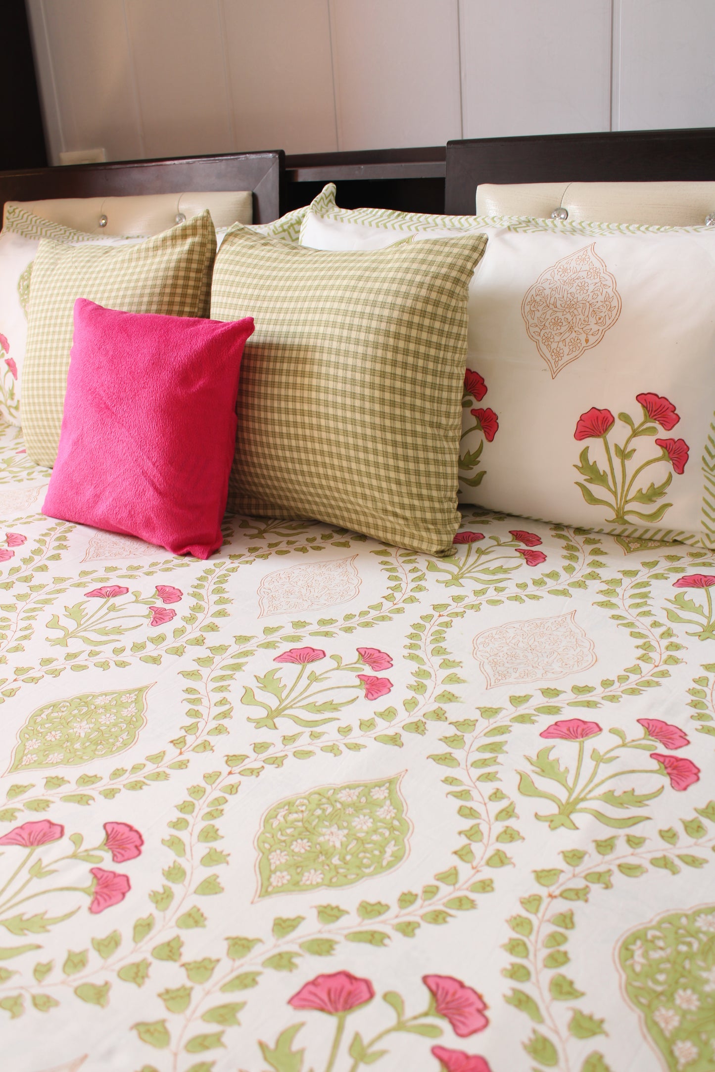 Sawai Bagh Collection - Hand Block Printed Super King Bedsheet with Reversible Pillow Covers (108 x 108 inches)