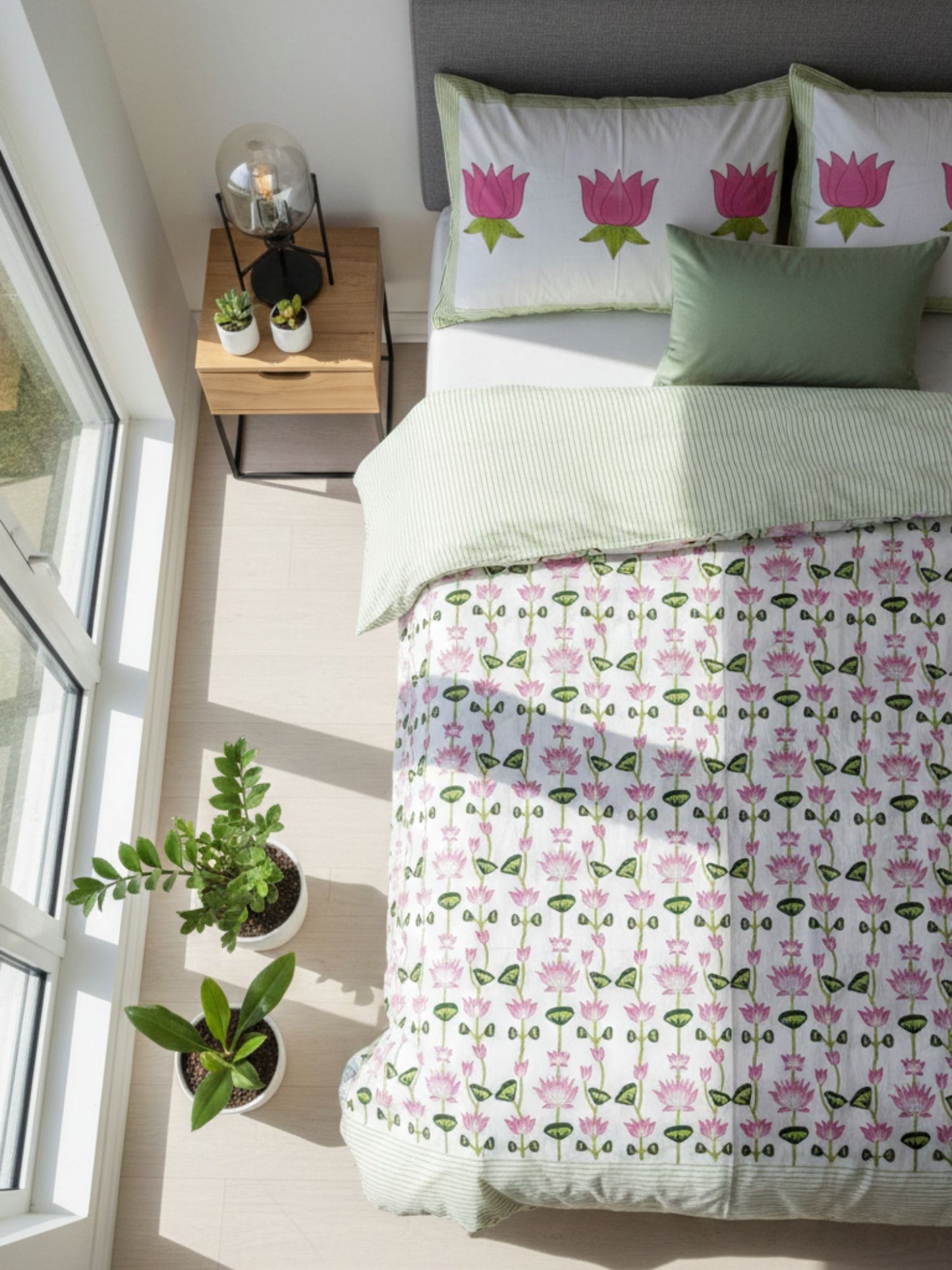 Kamal Bagh Collection - Hand Block Printed King Bedsheet with Reversible Pillow Covers (90 x 108 inches)
