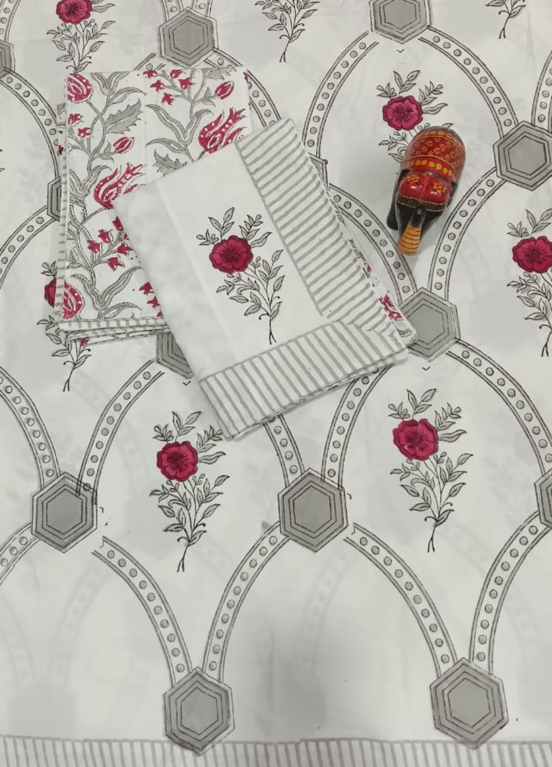 Hand Block Printed King Bedsheet with Reversible Pillow Covers (90 x 108 inches)