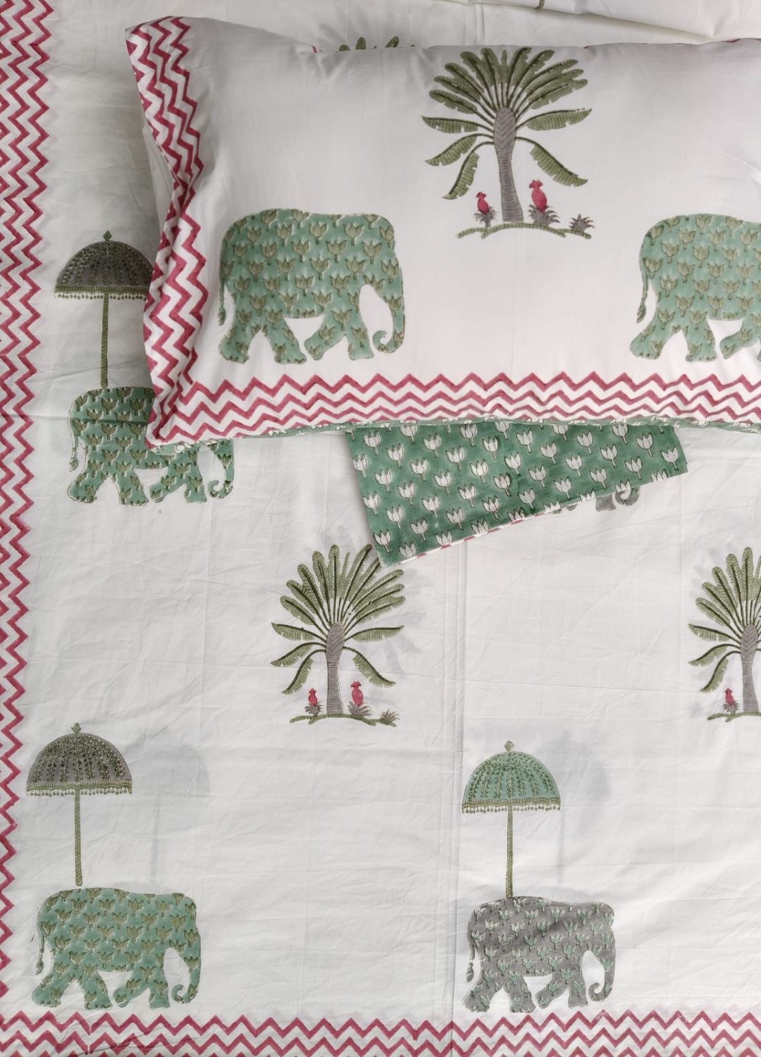 Hand Block Printed Super King Bedsheet with Reversible Pillow Covers (108 x 108 inches)
