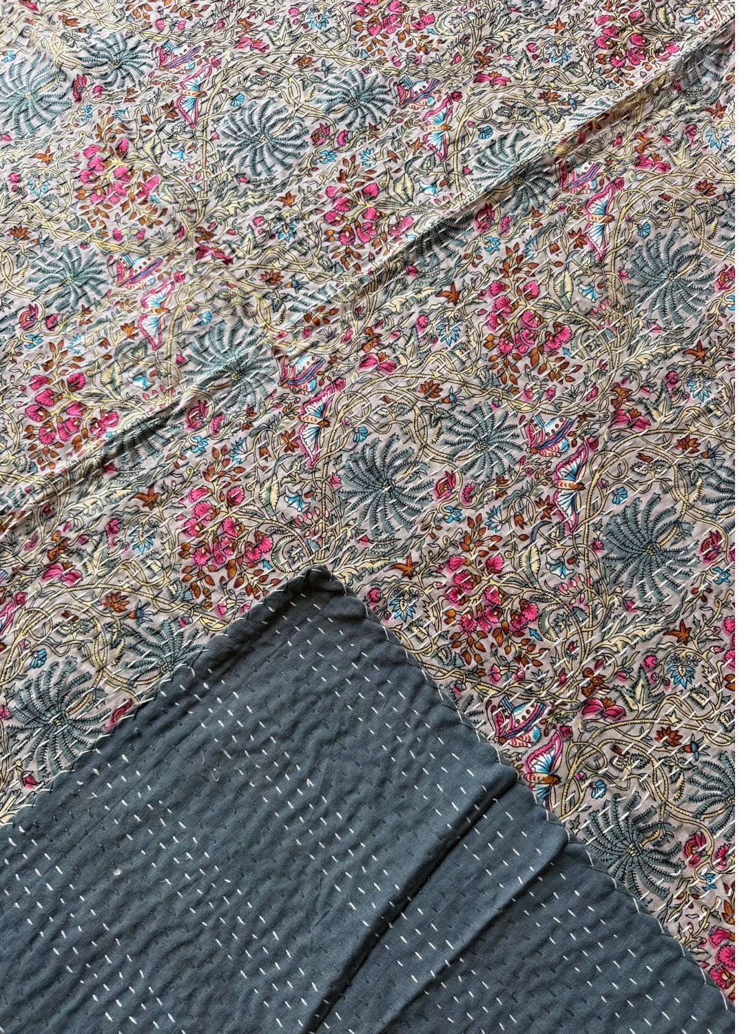 Grey Kantha Luxury Bedcover - 90x108 inch