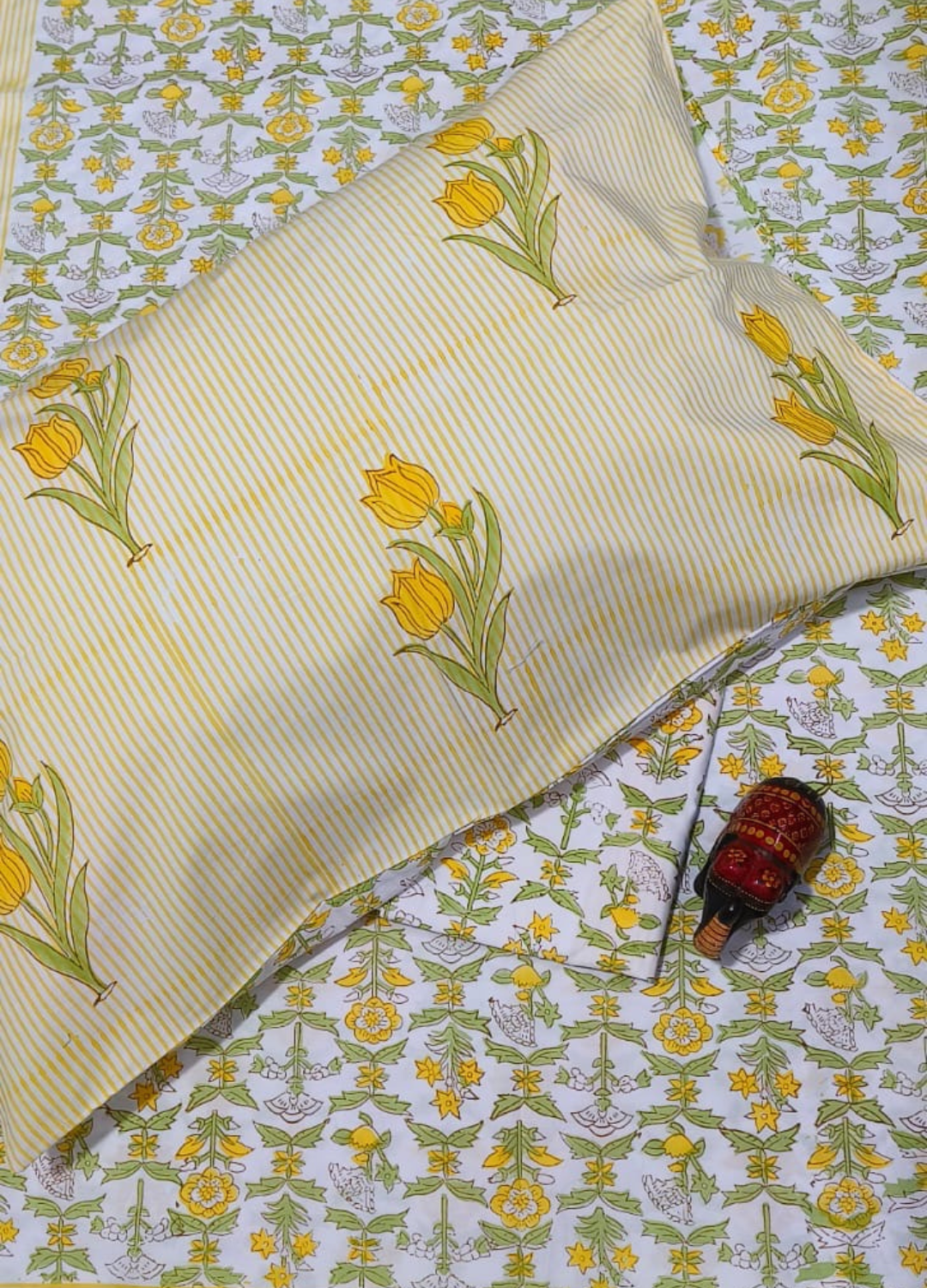 Hand Block Printed King Bedsheet with Reversible Pillow Covers (90 x 108 inches)