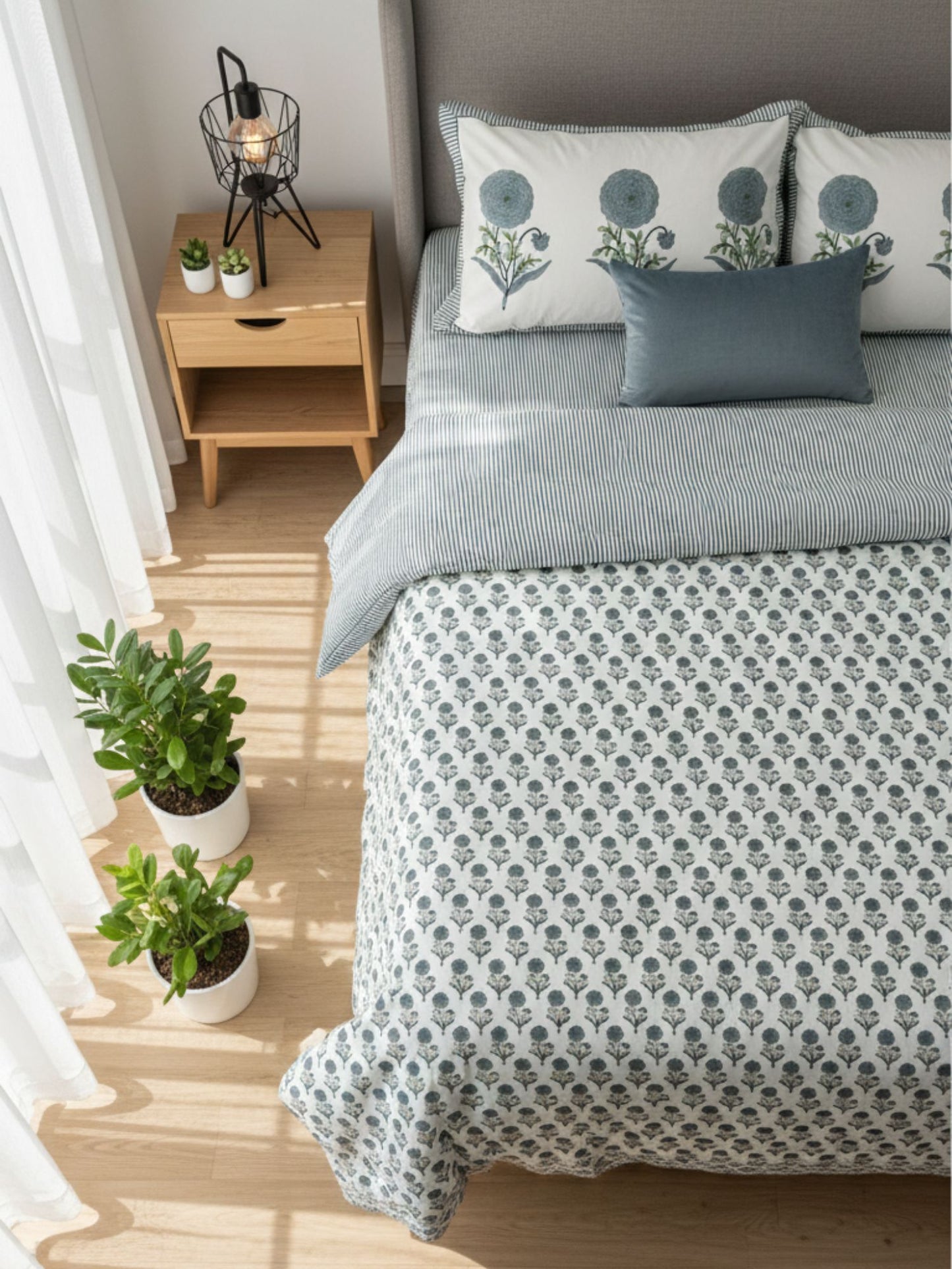 Booti Bagh Hand Block Printed King Bedsheet with Reversible Pillow Covers (90 x 108 inches)