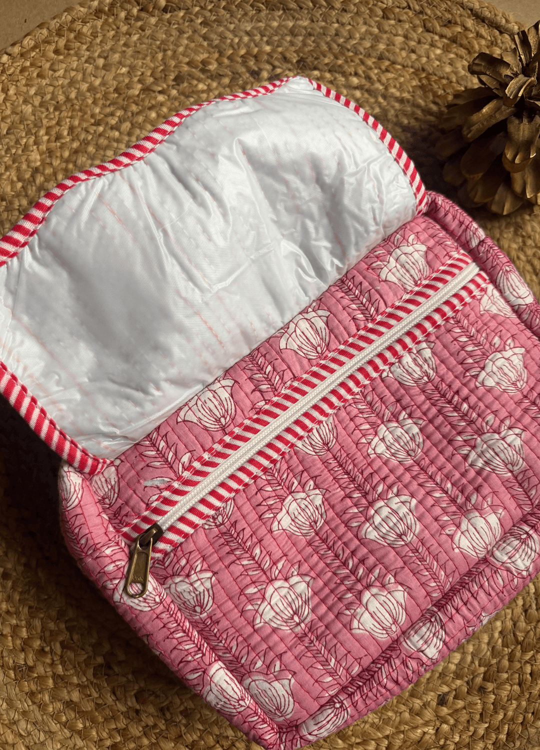 Scallop Toiletry Bag