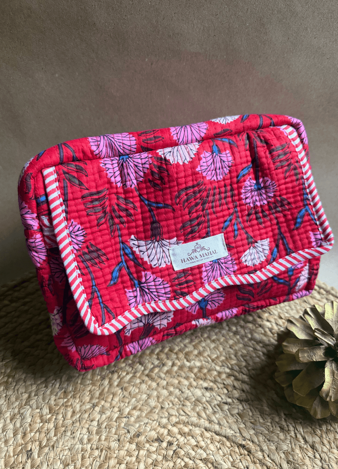 Scallop Toiletry Bag