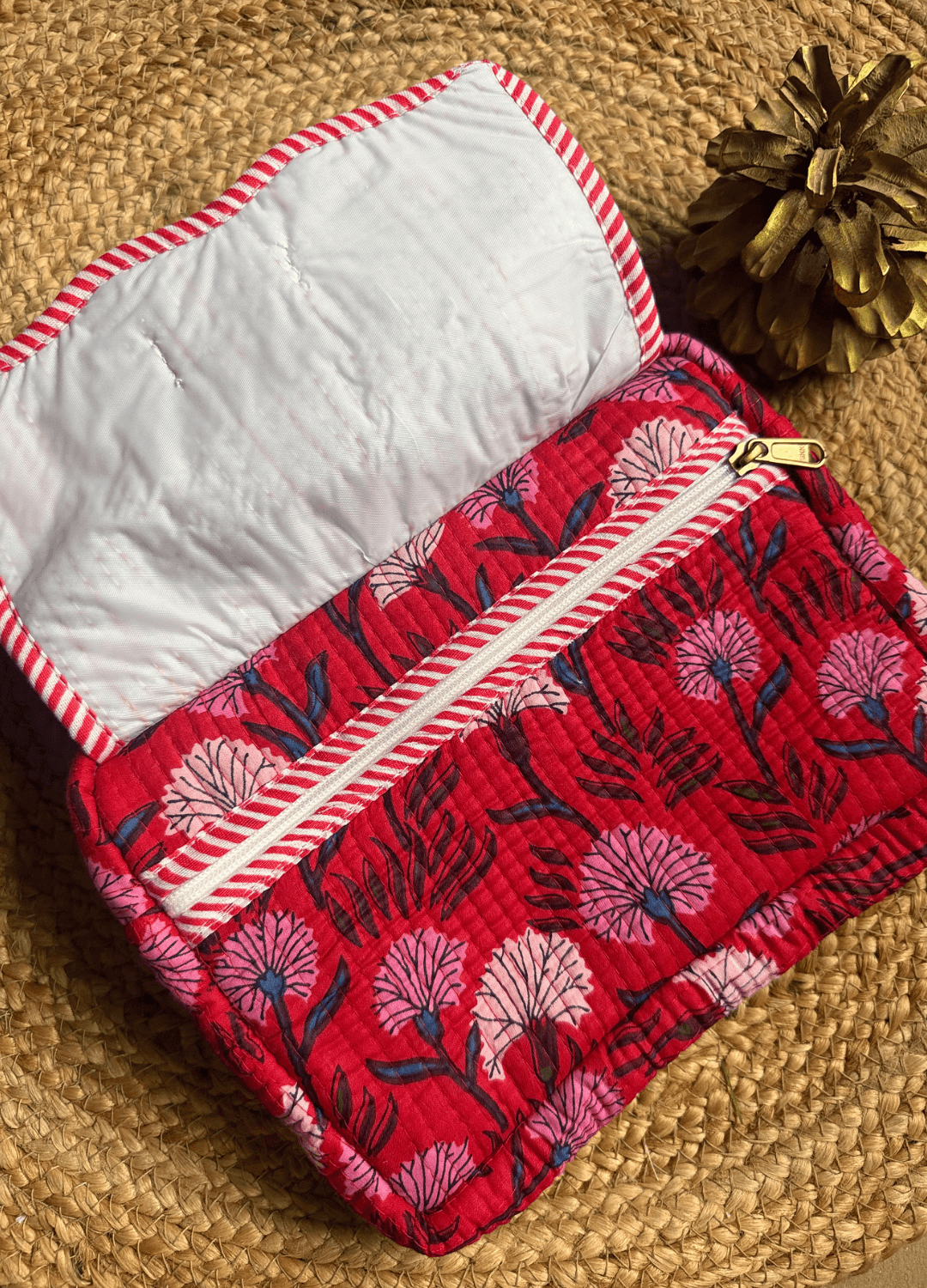 Scallop Toiletry Bag