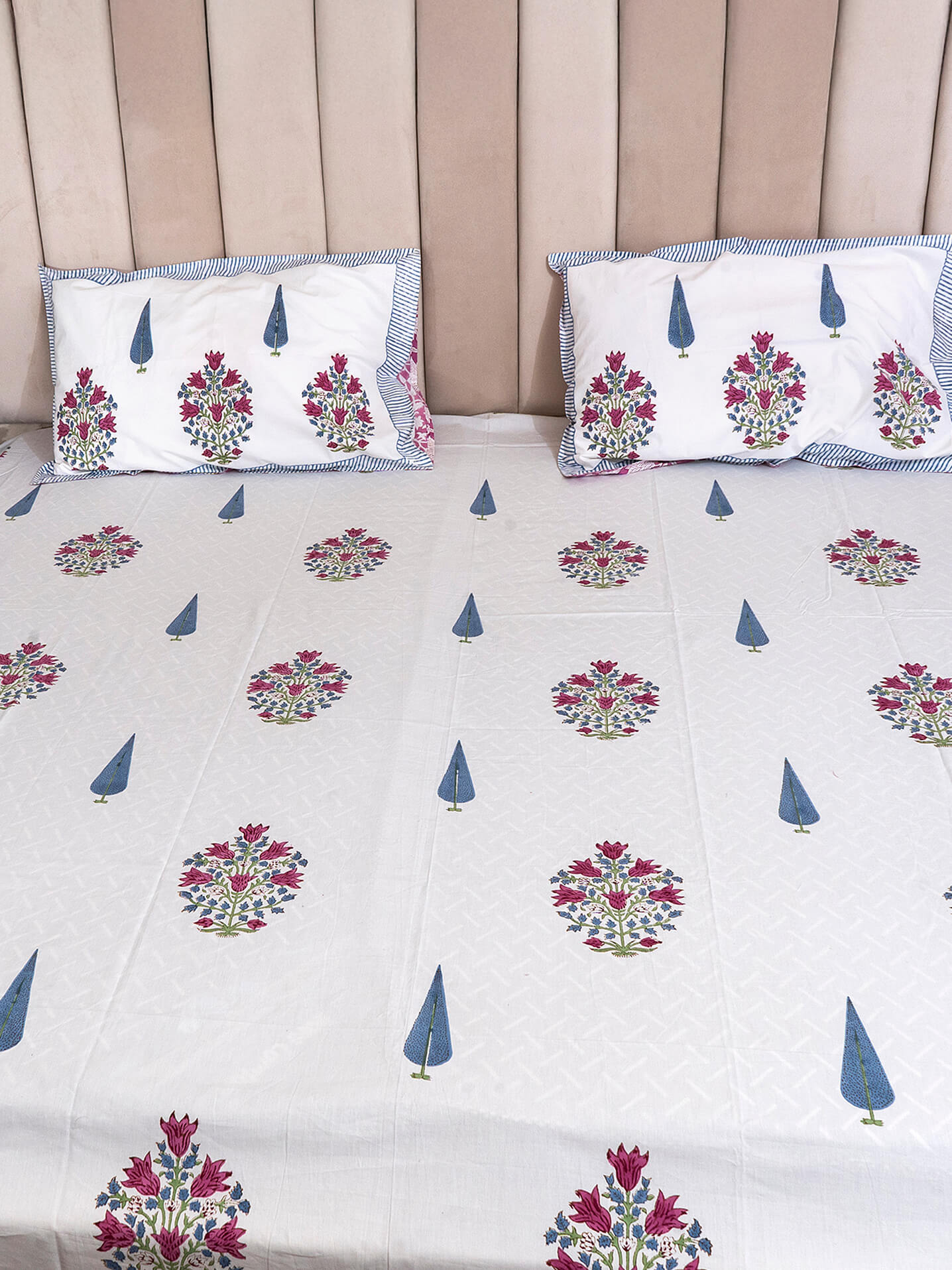 Hunar Bagh Collection - Hand Block Printed Super King Bedsheet with Reversible Pillow Covers (108 x 108 inches)