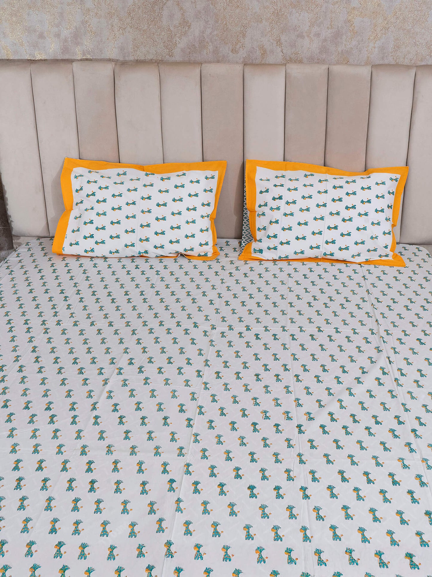 Hand Block Printed King Bedsheet with Reversible Pillow Covers (90 x 108 inches)