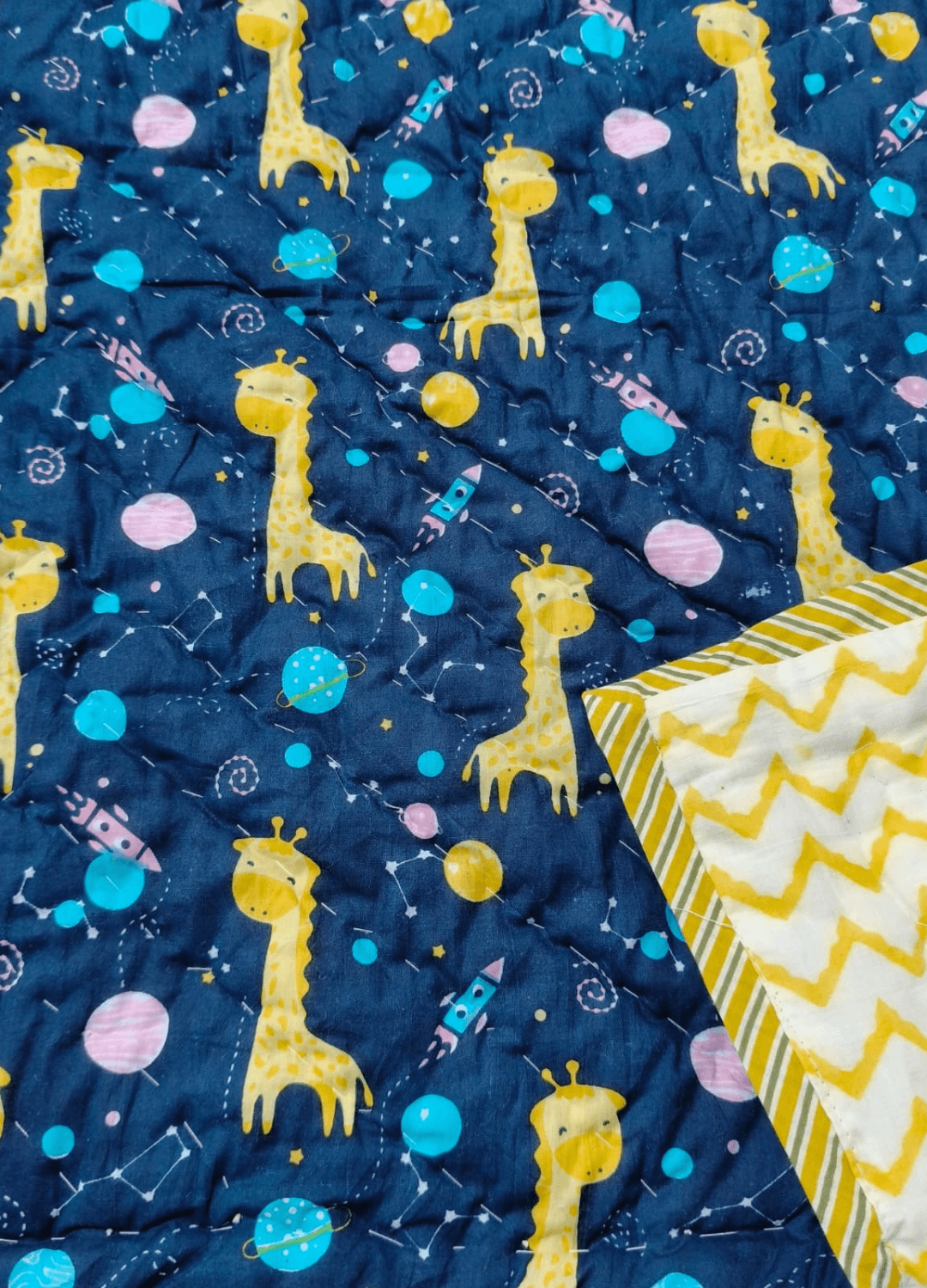 Giraffe- Kids Reversible Mulmul Quilt