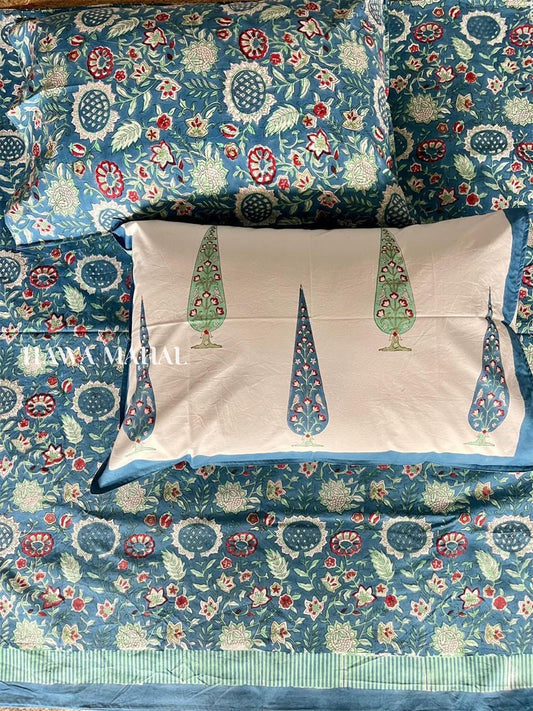 Hand Block Printed Super King Bedsheet with Reversible Pillow Covers (108 x 108 inches)
