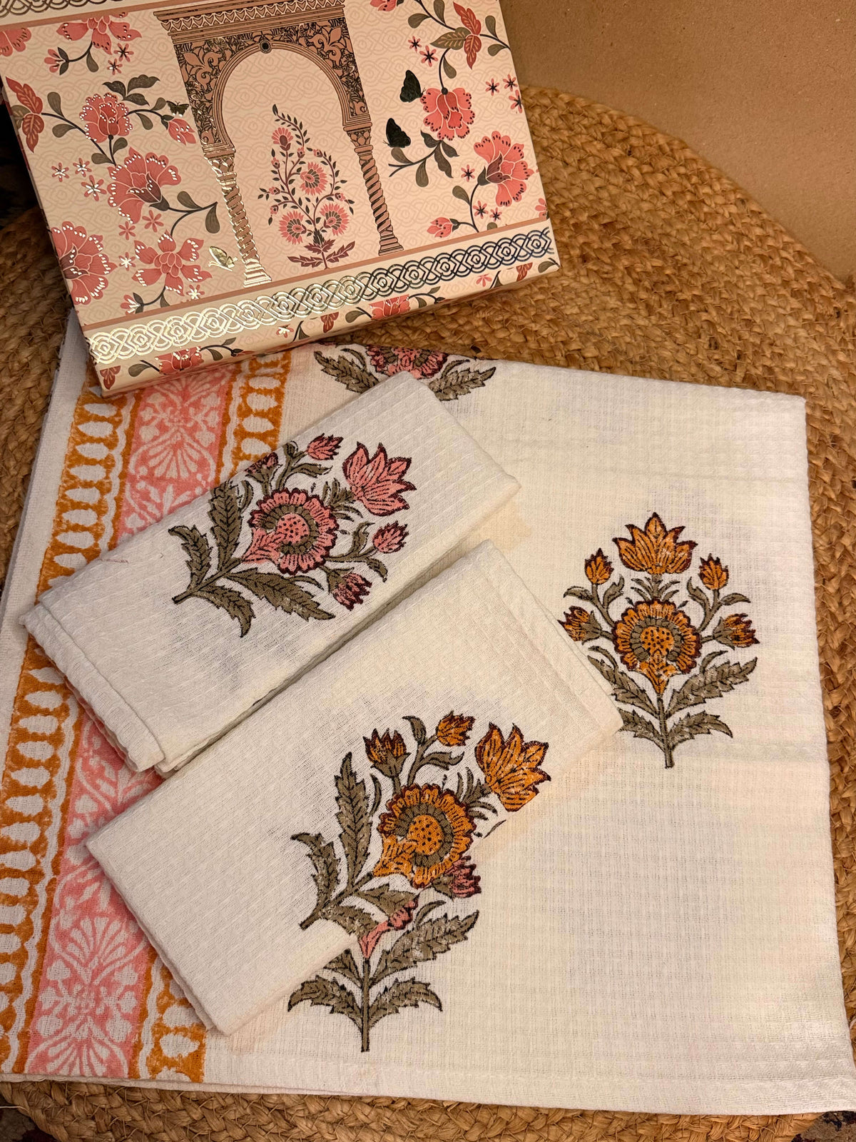 GIFT BOX - BATH LINEN SET ( 4 pc Set)