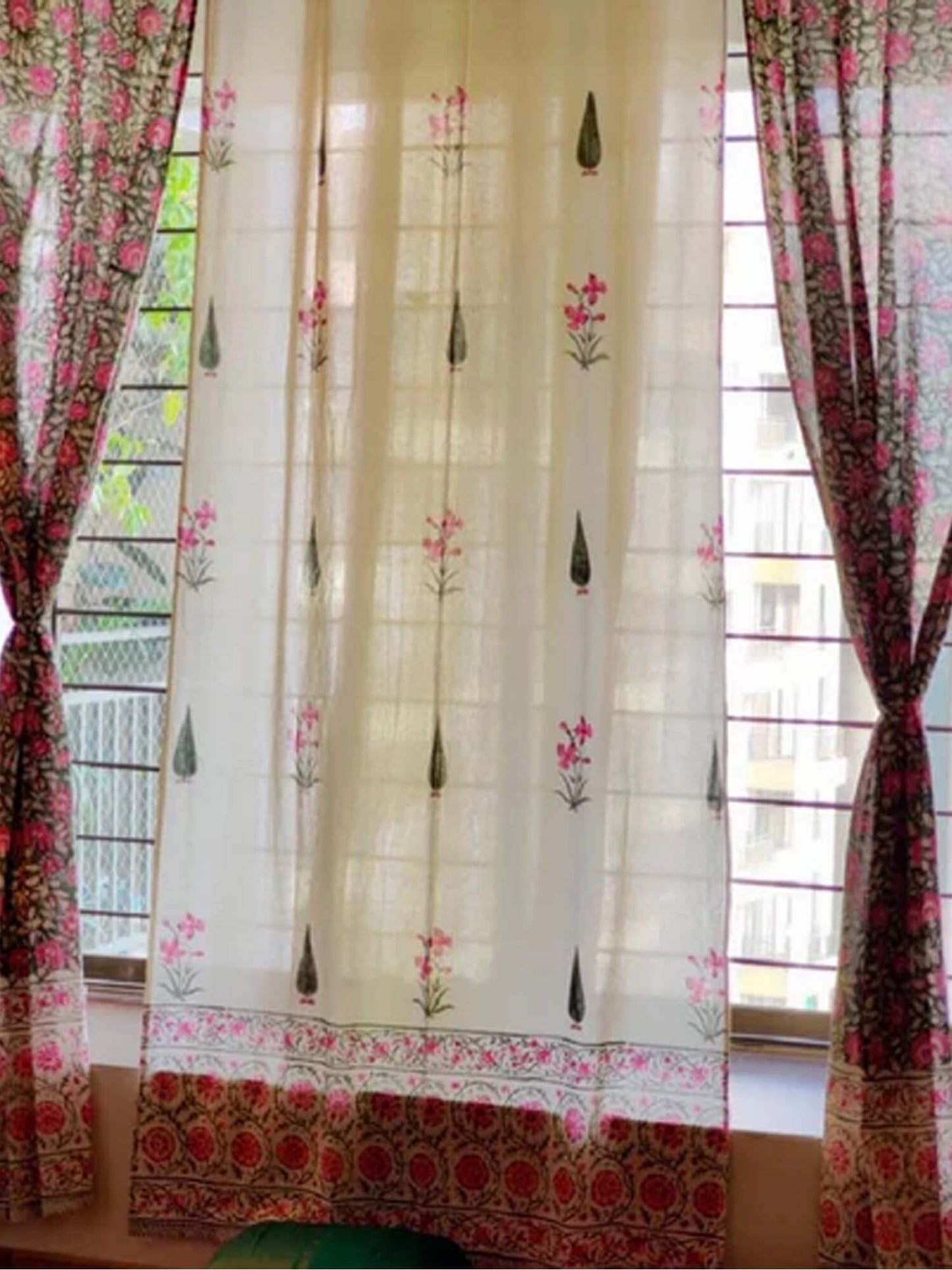 Block Print Curtain – White Buti and Green Floral